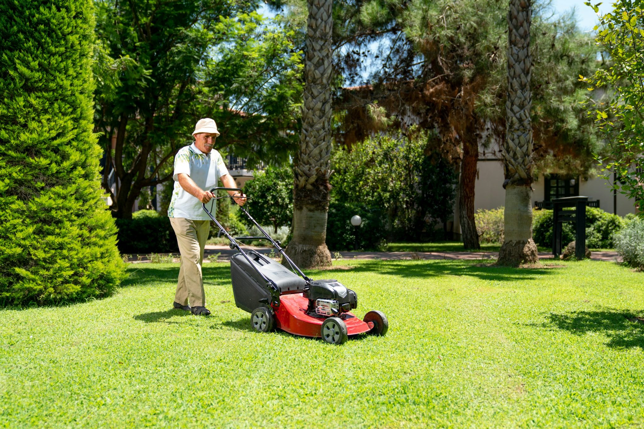 7 lawn mowing tips for a perfectly manicured front yard