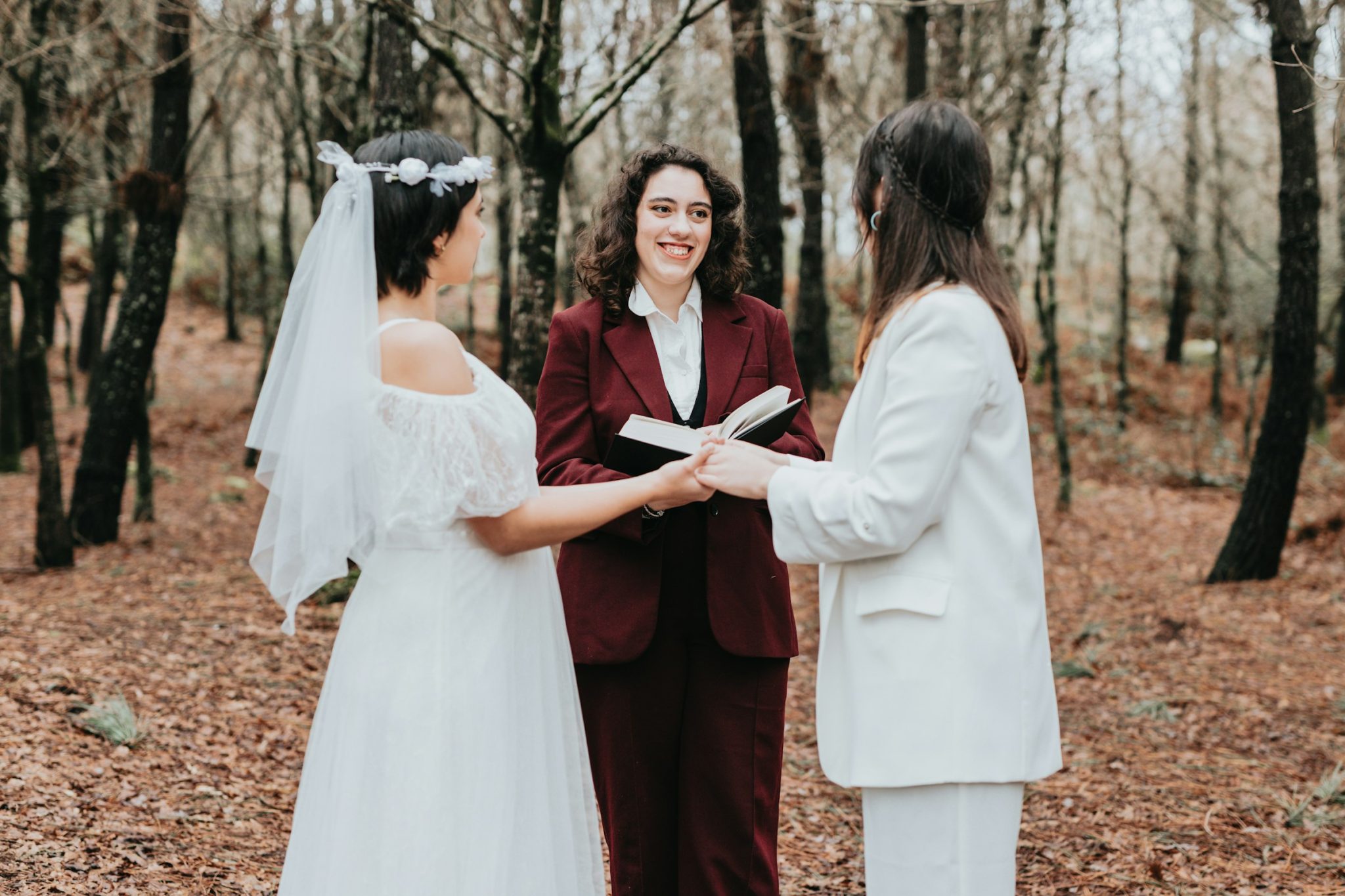 Elopement vs. Traditional weddings: what's right for you?